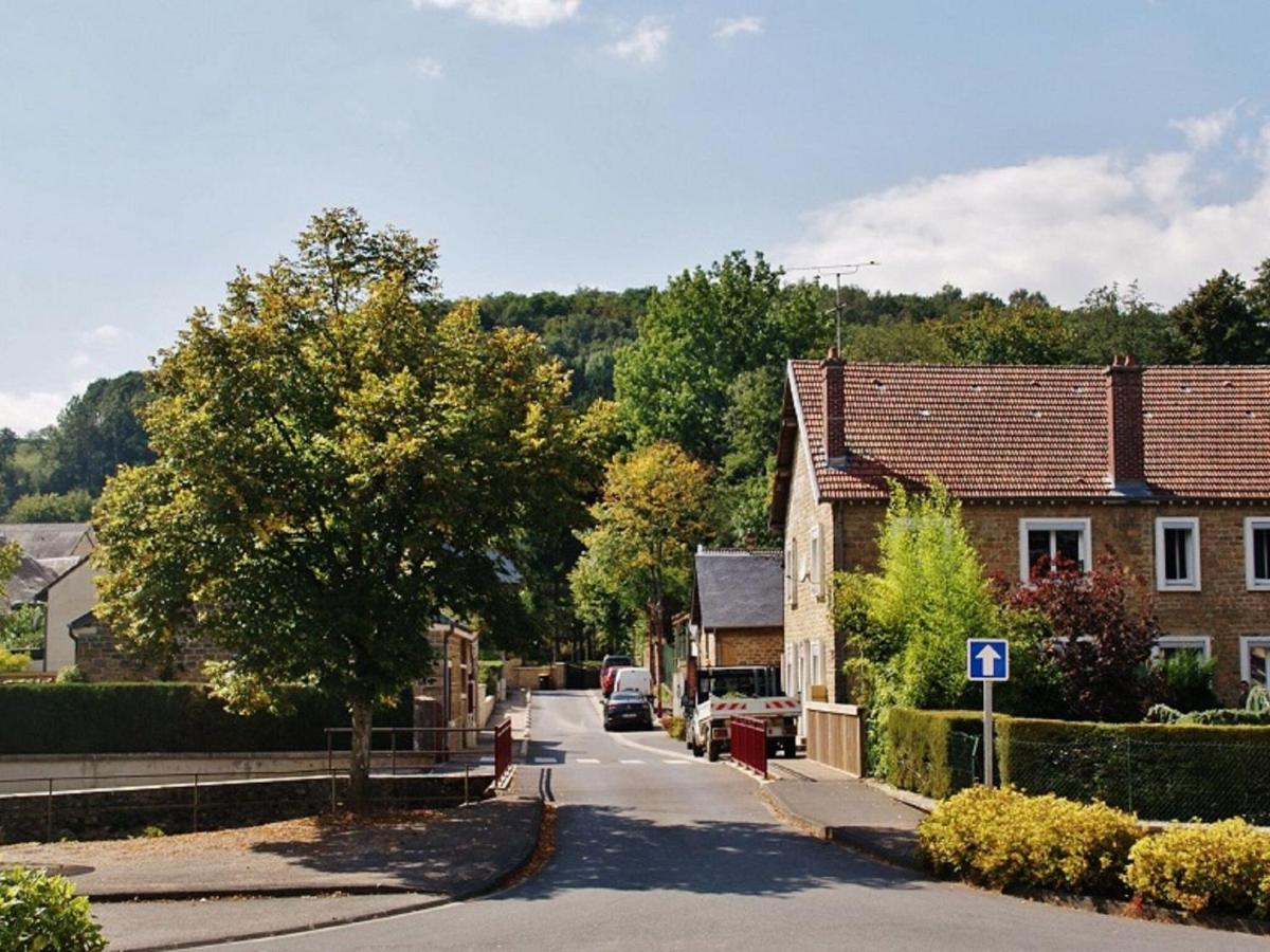 Cozy Holiday Home In Givonne Exterior foto